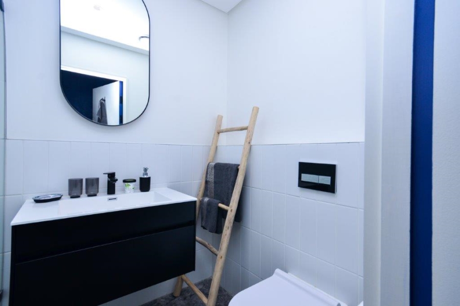 To Let 0 Bedroom Property for Rent in Sea Point Western Cape